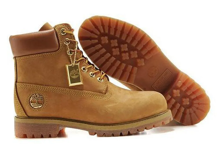 Timberland Classic Boot   Brown- Gold logo